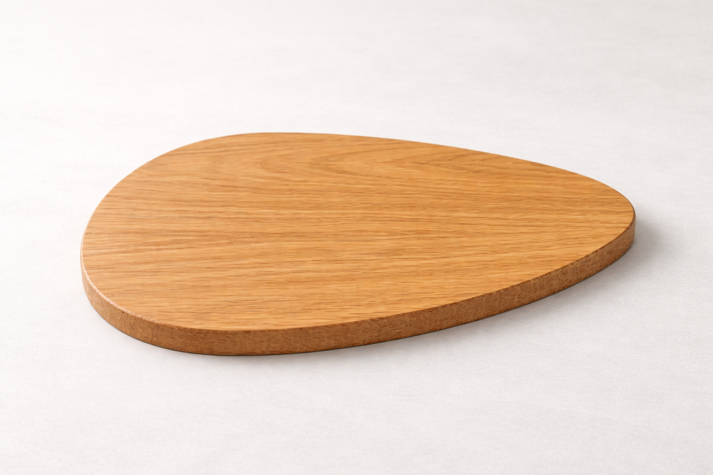 Spisebrikke i tre – dråpeformet