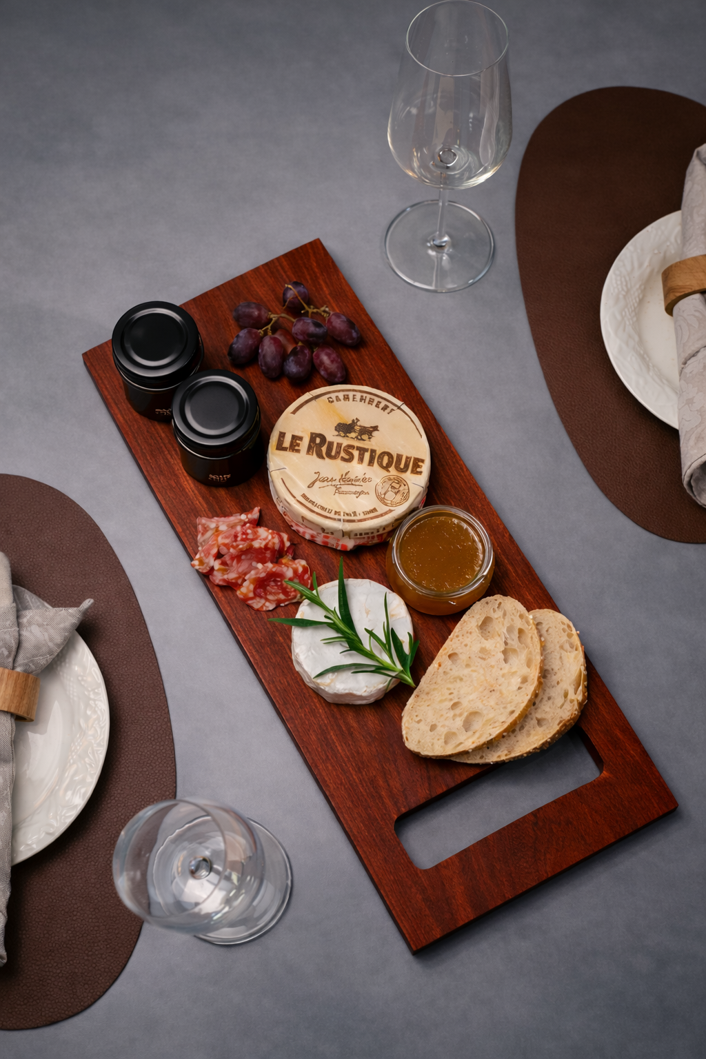 TRÉ - Dele | Tapasfjøl - Mahogny